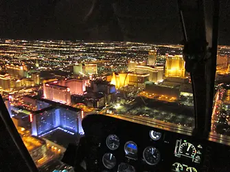 helikopter nachtvlucht boven Las Vegas