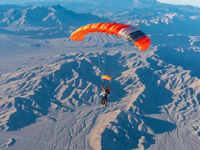 Skydiving in Las Vegas